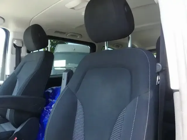 Mercedes-Benz V 220