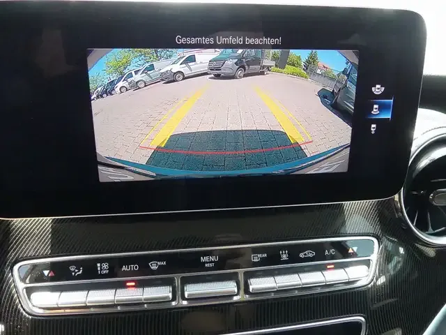 Mercedes-Benz V 220