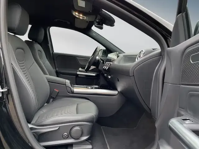 Mercedes-Benz EQA 300