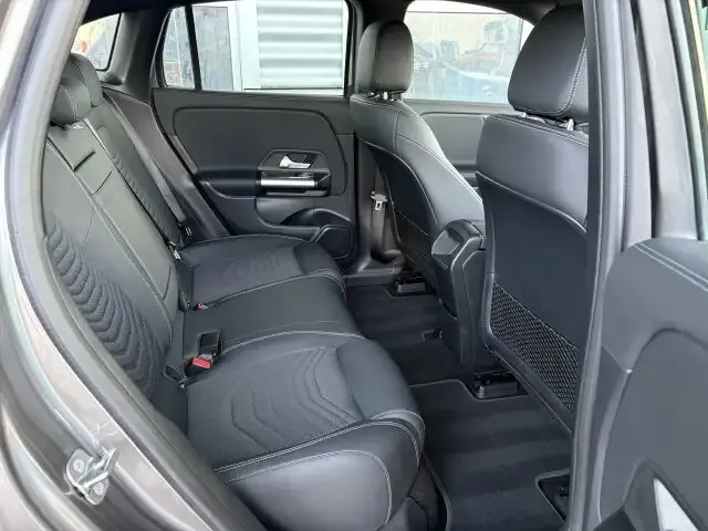 Mercedes-Benz EQA 300