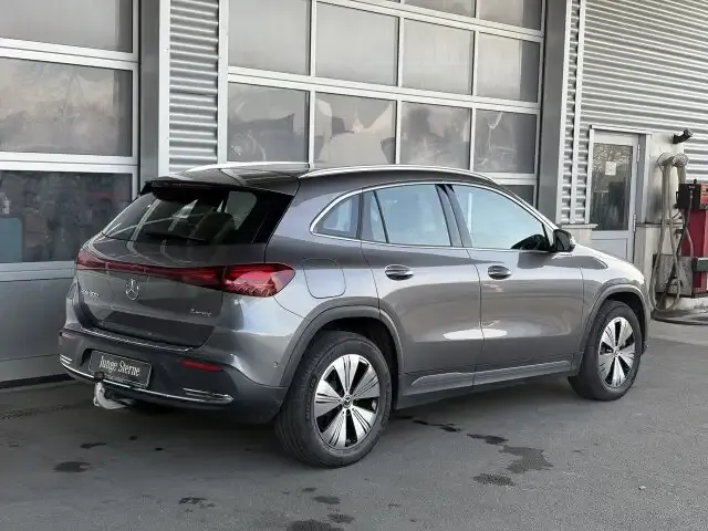 Mercedes-Benz EQA 300