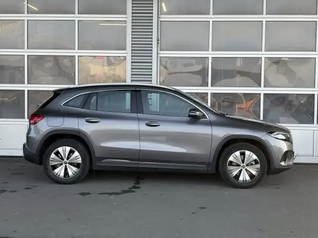 Mercedes-Benz EQA 300