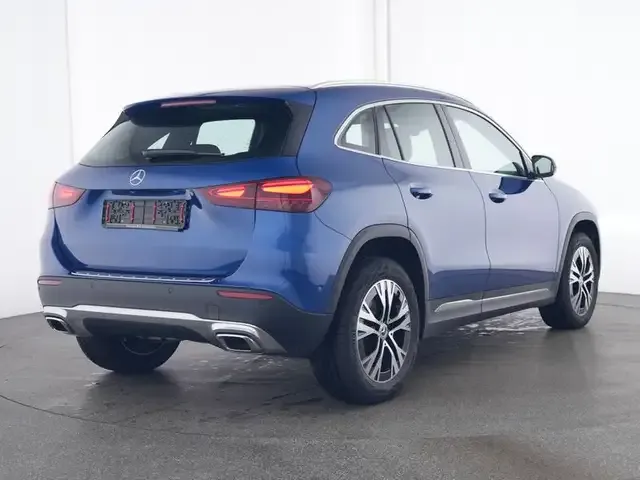 Mercedes-Benz GLA 220