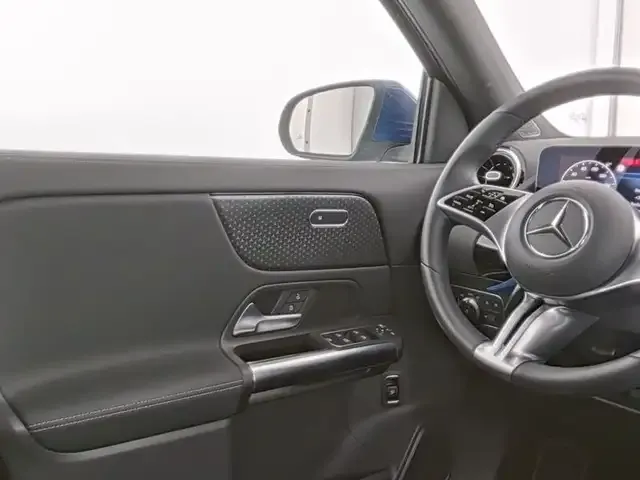 Mercedes-Benz GLA 220