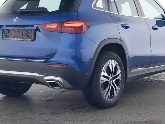 Mercedes-Benz GLA 220
