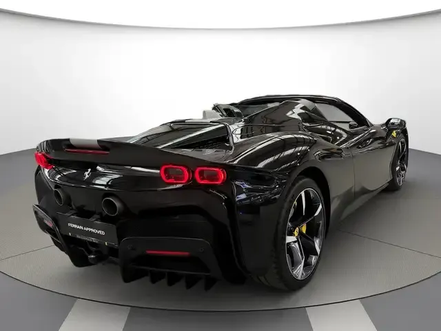 Ferrari SF90 Spider