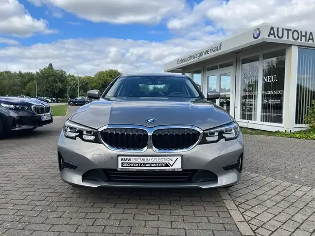 BMW 330