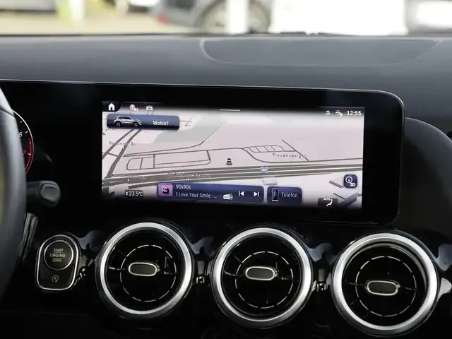 Mercedes-Benz GLA 220