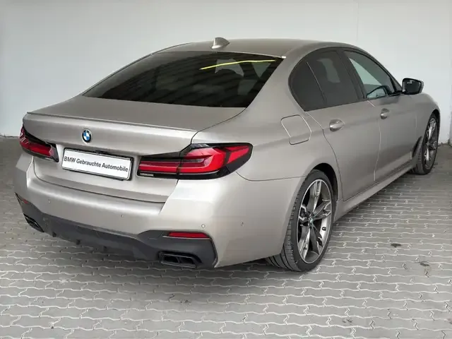 BMW M550