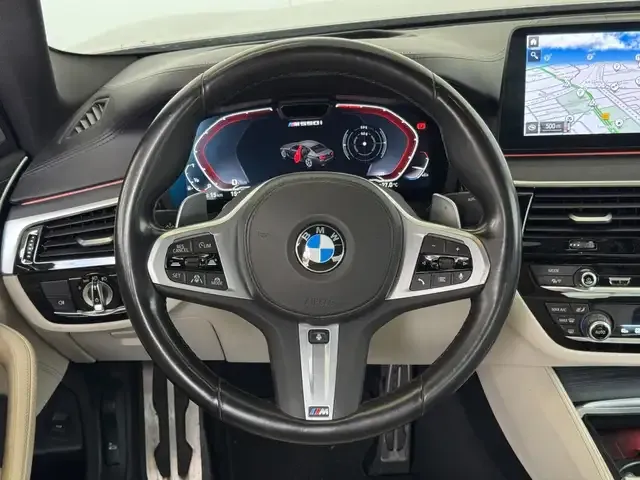 BMW M550