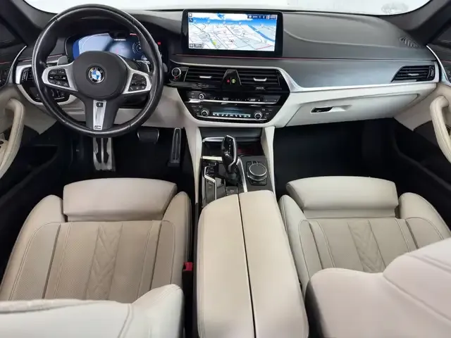BMW M550