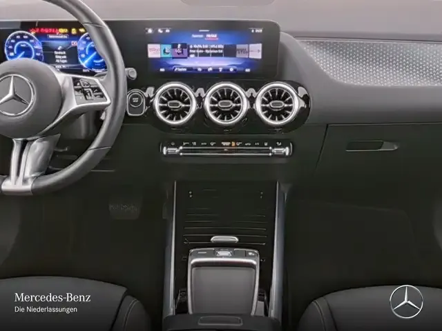 Mercedes-Benz EQA 300