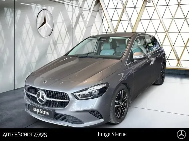 Mercedes-Benz B 220