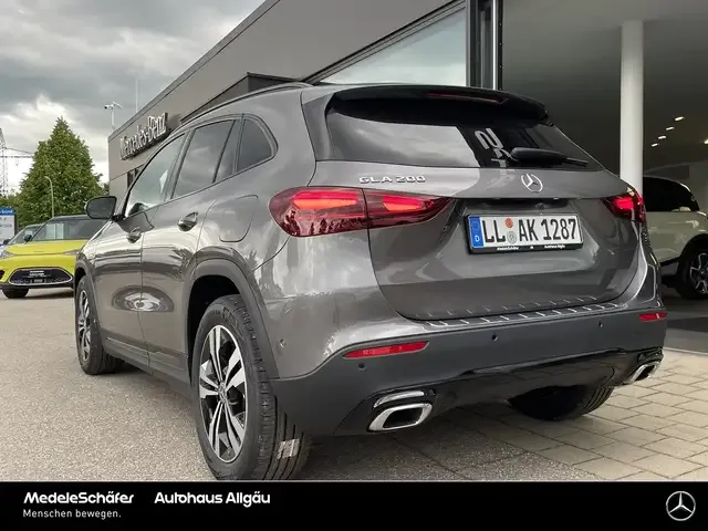 Mercedes-Benz GLA 200