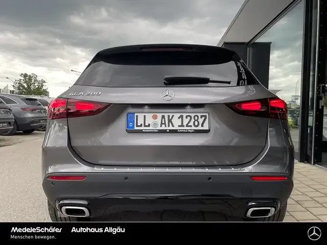 Mercedes-Benz GLA 200