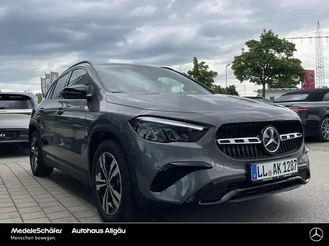 Mercedes-Benz GLA 200