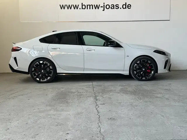 BMW 235