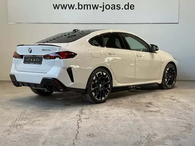 BMW 235