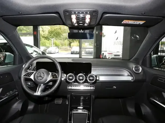 Mercedes-Benz EQB 300