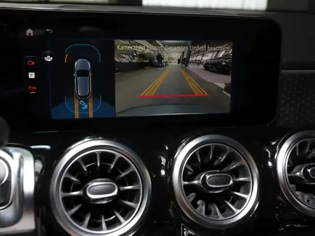 Mercedes-Benz EQB 300