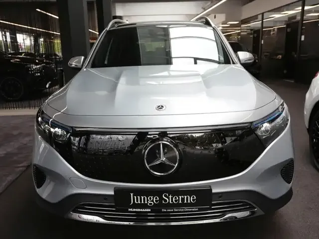 Mercedes-Benz EQB 300