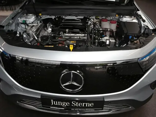 Mercedes-Benz EQB 300