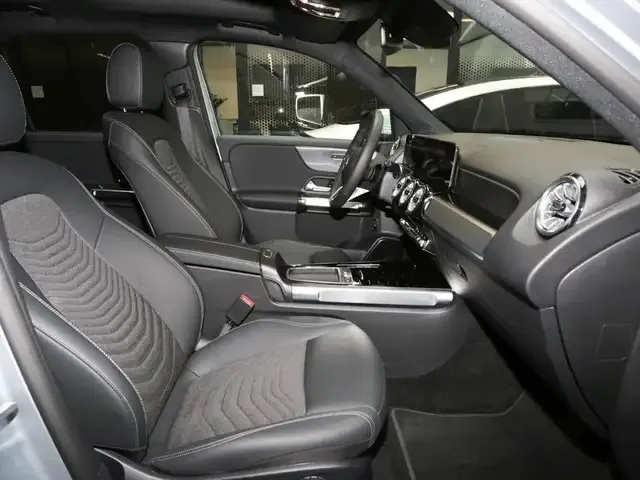 Mercedes-Benz EQB 300
