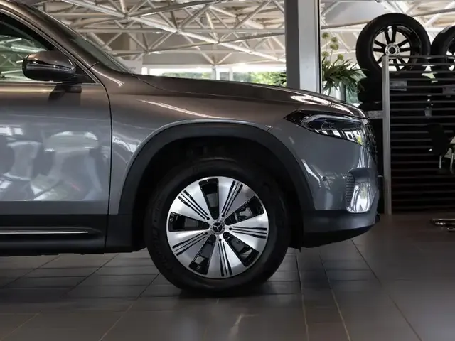 Mercedes-Benz EQB 300