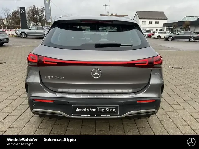 Mercedes-Benz EQA 250