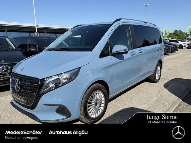 Mercedes-Benz V 220