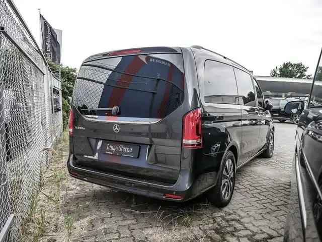 Mercedes-Benz V 250