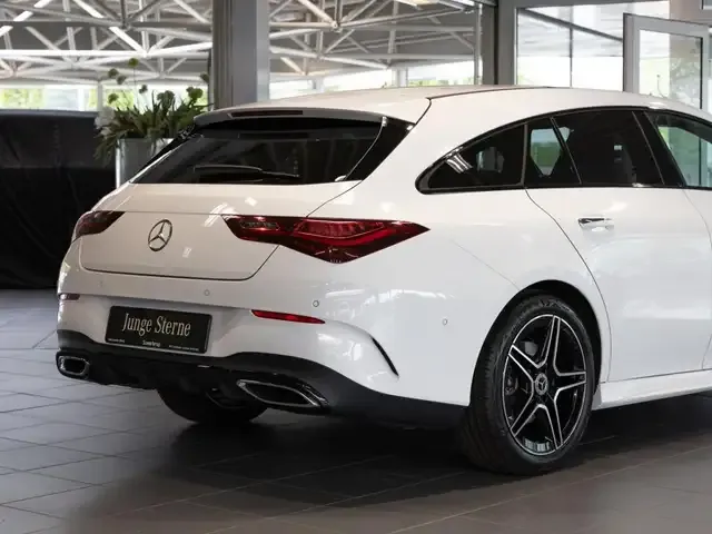 Mercedes-Benz CLA 200
