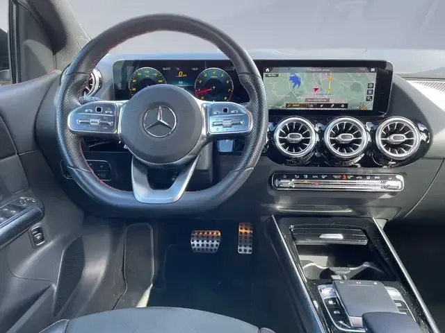Mercedes-Benz B 220