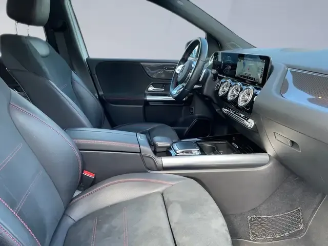 Mercedes-Benz B 220