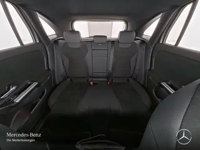 Mercedes-Benz EQA 300