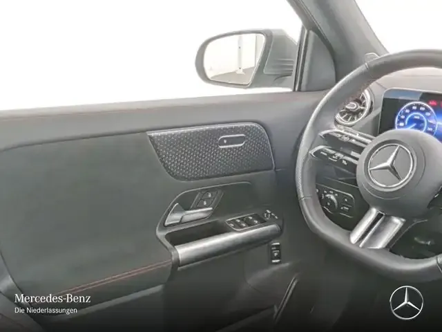 Mercedes-Benz EQA 300