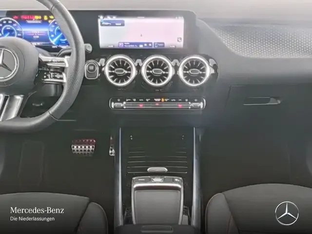 Mercedes-Benz EQA 300