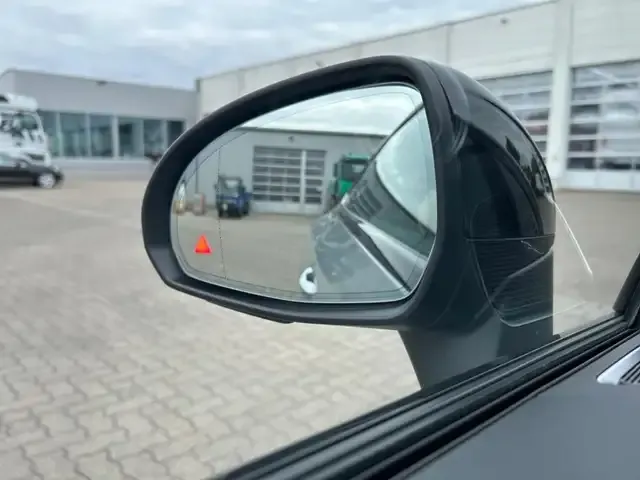 Mercedes-Benz CLE 200