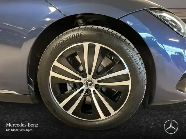 Mercedes-Benz EQE 300