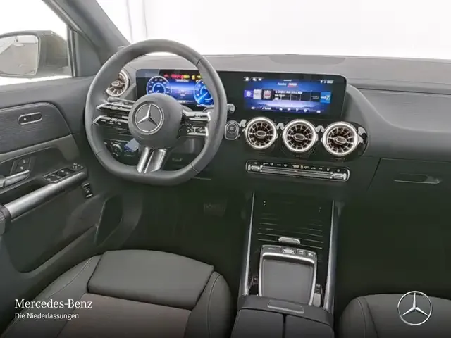 Mercedes-Benz EQA 300