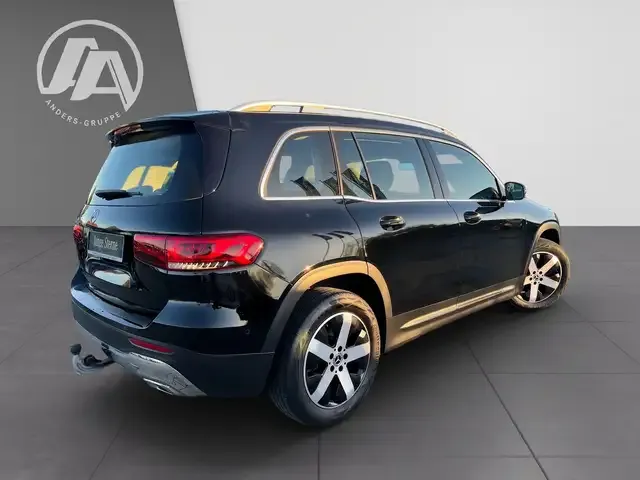 Mercedes-Benz GLB 220