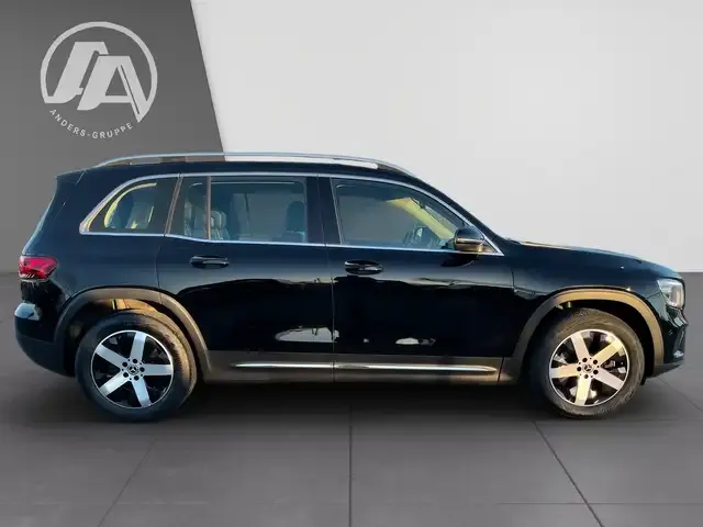 Mercedes-Benz GLB 220