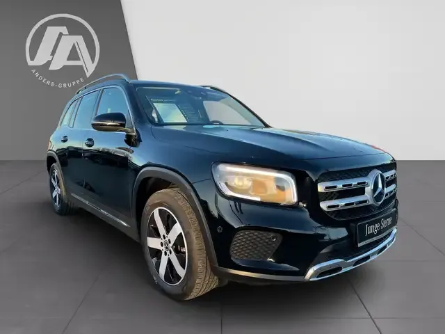 Mercedes-Benz GLB 220