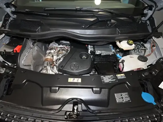 Mercedes-Benz V 250