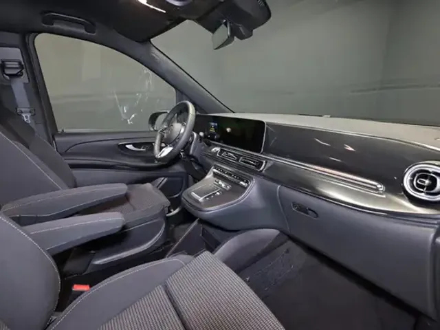 Mercedes-Benz V 250