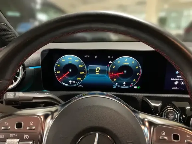 Mercedes-Benz CLA 200