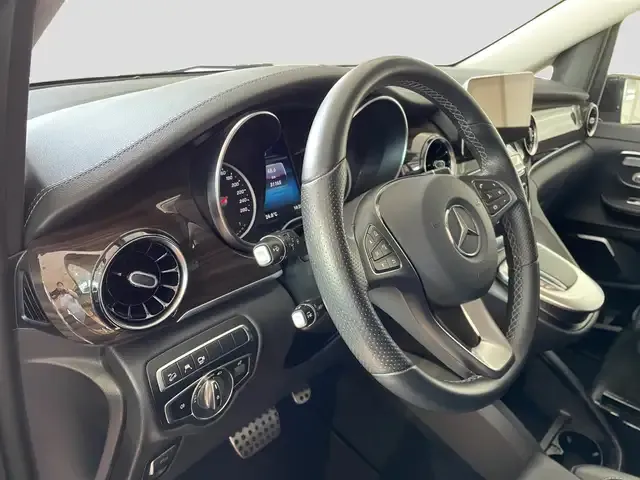 Mercedes-Benz V 250