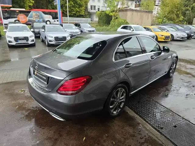 Mercedes-Benz C 180