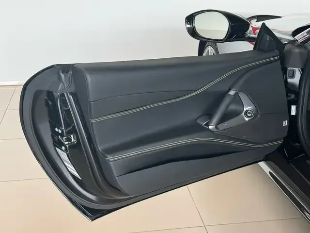 Ferrari 812