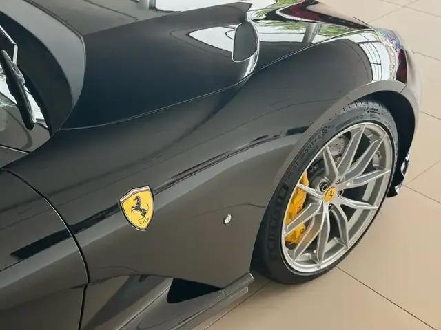 Ferrari 812